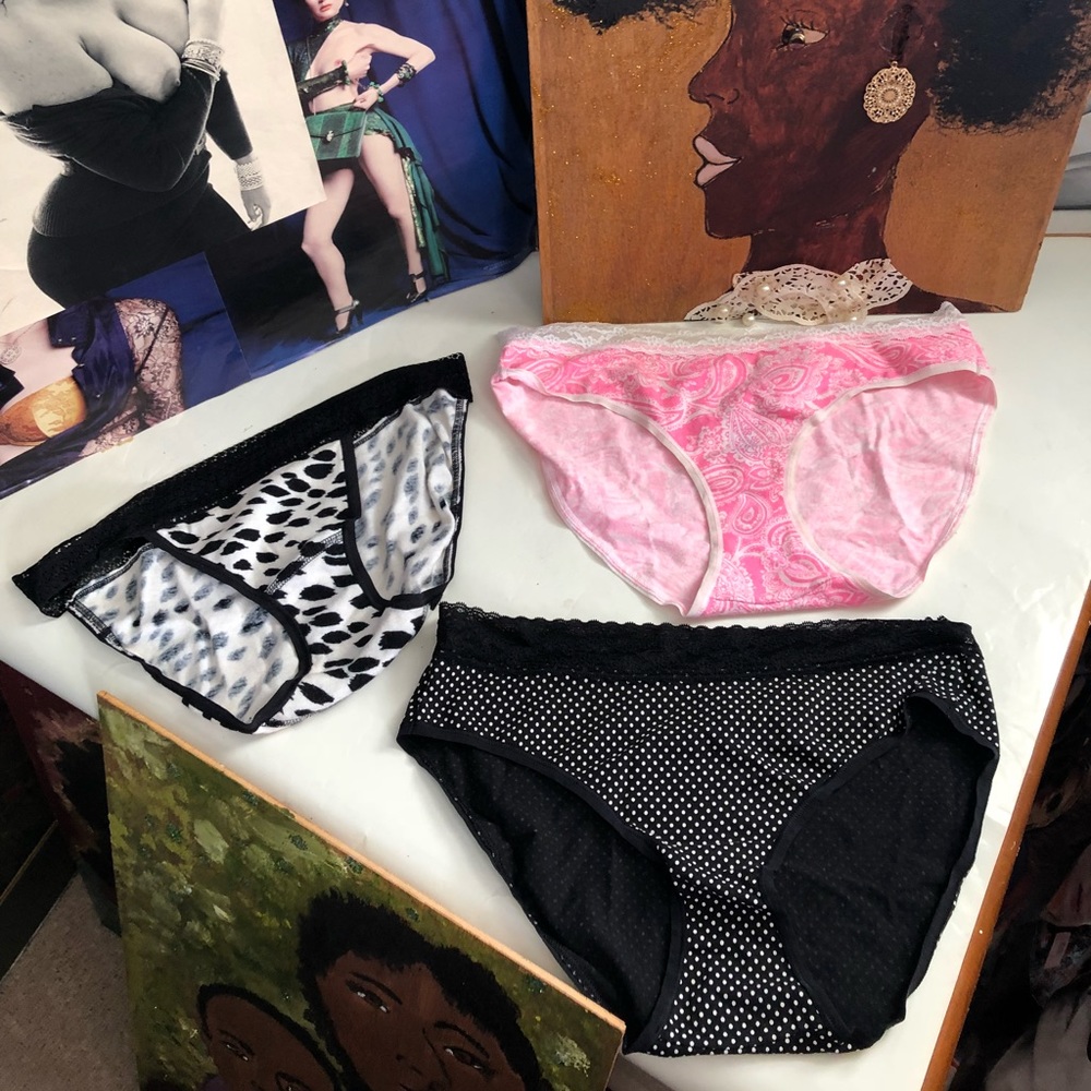 NO OFFERS JUST HIT BUY 🍓VICTORIA SECRET PANTIES